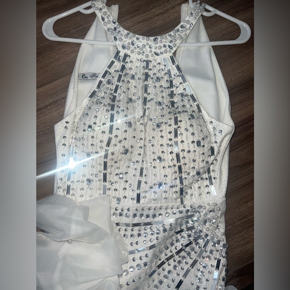 sequin white mini cocktail dress - Picture 3 of 9